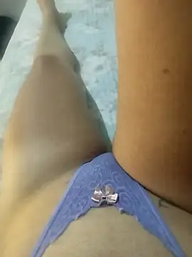 Snapshot of Tayanehot chatting on April 11, 9:13 am Tayanehot online show from April 11, 9:13 am