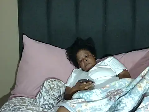 bigsexymama2 online show from December 20, 2:18 am