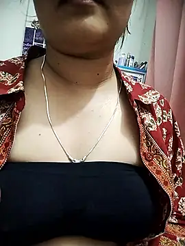 minni64207 online show from May 17, 7:21 pm