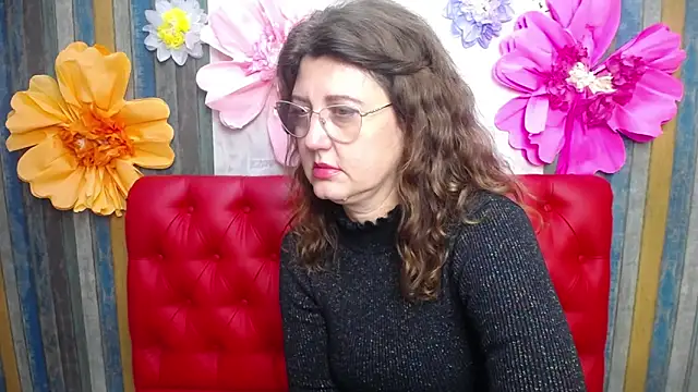 RoseHille online show from December 4, 2:48 pm