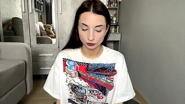 MoriahLinder online show from November 10, 4:33 am