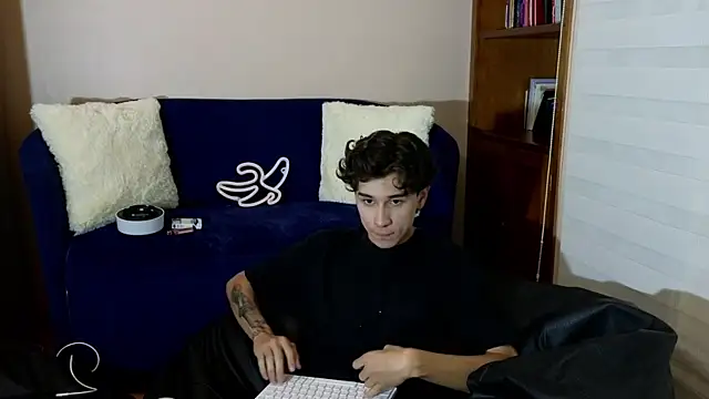 Derekswan online show from November 25, 12:32 am