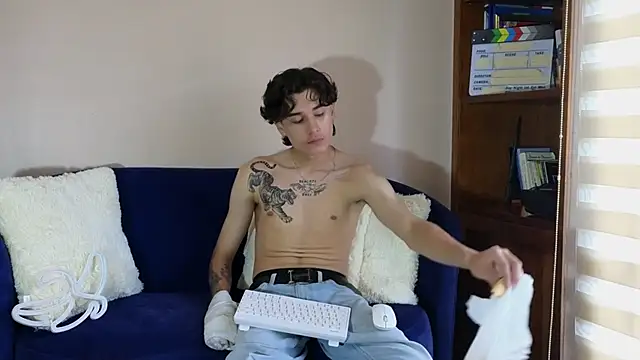 Derekswan online show from January 15, 9:29 pm