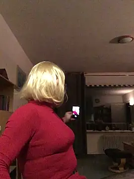 simone xdressing online show from February 2, 12:51 am