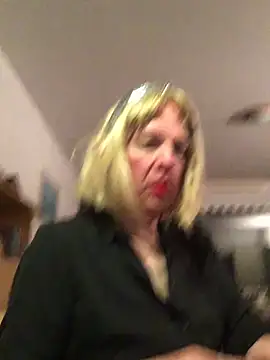 simone xdressing online show from March 8, 12:30 am