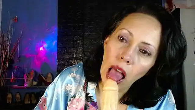 Jhanne Cherry  online show from May 8, 5:35 am