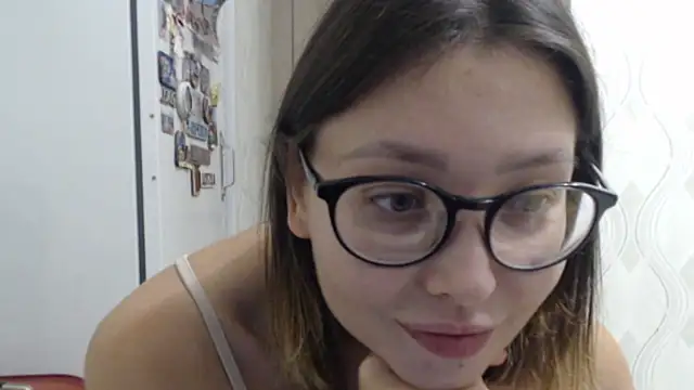 Snapshot of your__gena chatting on November 12, 8:19 pm your gena online show from November 12, 8:19 pm