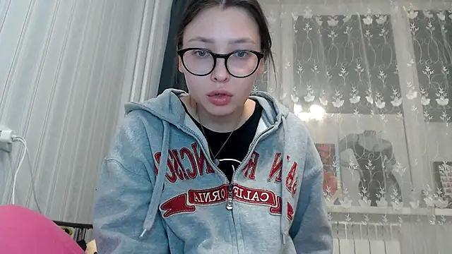 Snapshot of your__gena chatting on November 25, 2:06 pm your gena online show from November 25, 2:06 pm