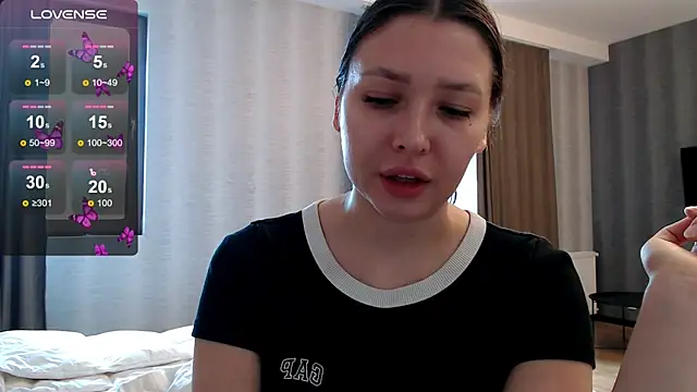 Snapshot of your__gena chatting on June 6, 10:20 am your gena online show from June 6, 10:20 am