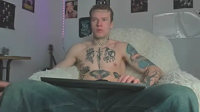 Huntall77 online show from April 8, 4:45 am