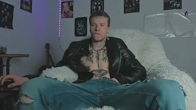 Huntall77 online show from April 12, 6:18 am