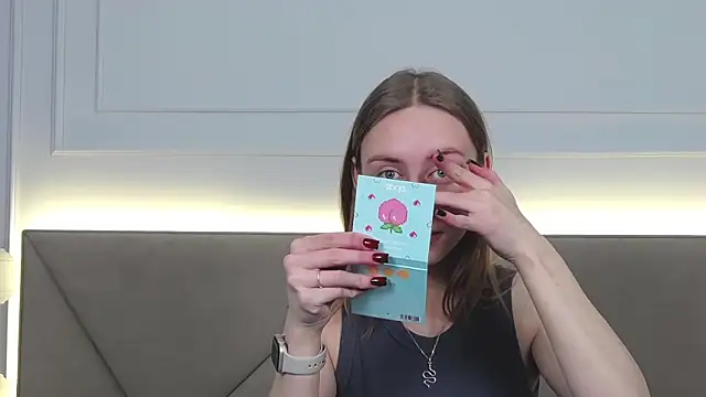 RachaelCute online show from December 4, 4:22 am