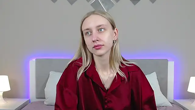 RachaelCute online show from April 3, 11:19 am