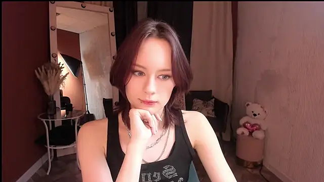 Annie Way online show from December 3, 12:58 pm