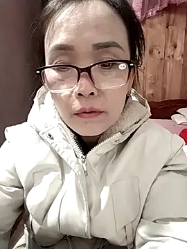 Feeling-hot online show from November 19, 6:41 pm