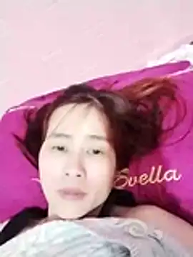 Snapshot of Swan-white123 chatting on November 19, 4:56 am Swan-white123 online show from November 19, 4:56 am