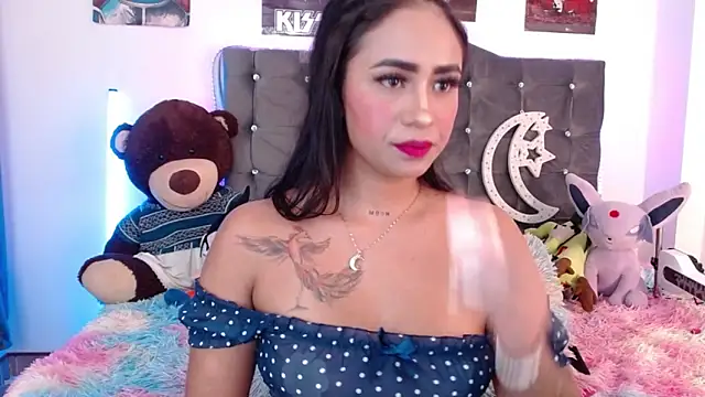 lunabritton1 online show from March 6, 2:41 am