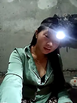 vangkt-cute online show from April 18, 7:58 pm