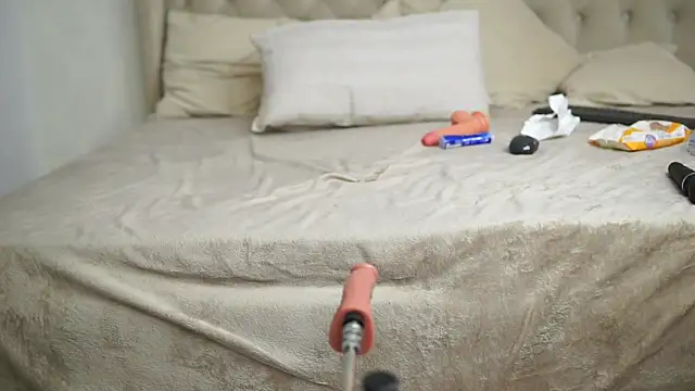 AprilHadid online show from April 24, 8:22 pm