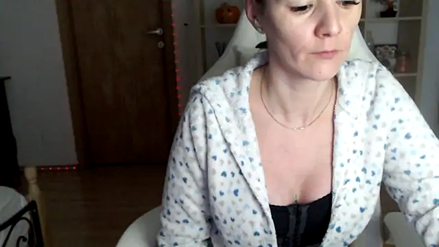 MissyDior8 online show from January 6, 6:39 am