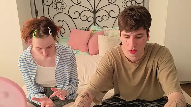 Danny loves Mary online show from April 9, 2:00 am