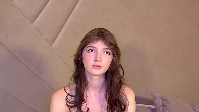 Snapshot of SophiaProve chatting on June 5, 4:24 pm SophiaProve online show from June 5, 4:24 pm