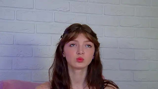 Snapshot of SophiaProve chatting on June 8, 4:29 pm SophiaProve online show from June 8, 4:29 pm