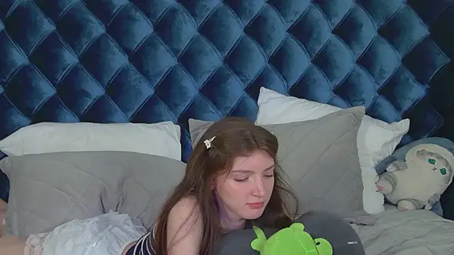SophiaProve online show from June 22, 3:25 am