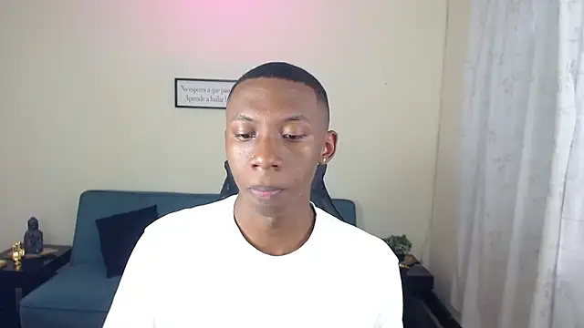 Snapshot of Miilo18 chatting on December 4, 8:50 pm Miilo18 online show from December 4, 8:50 pm