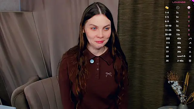 Snapshot of BelvaCaimi chatting on November 12, 9:42 am BelvaCaimi online show from November 12, 9:42 am