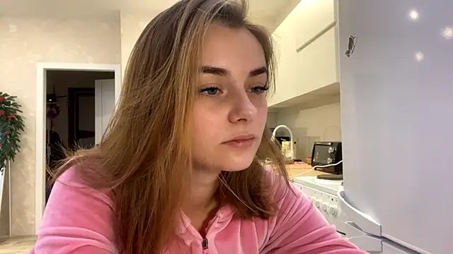 GeralynChiszar online show from December 17, 5:13 am