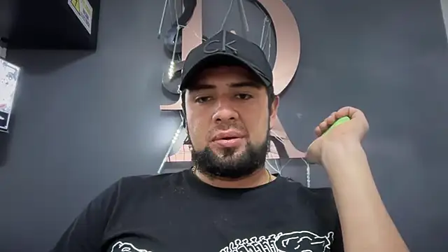 Snapshot of lukas_ad chatting on November 13, 7:35 pm lukas ad online show from November 13, 7:35 pm