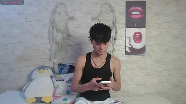 axel milo kairo and noa online show from January 14, 10:14 pm