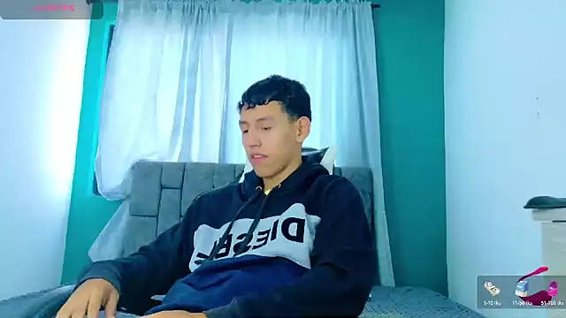 FelipeGonzalezz online show from November 19, 12:49 pm