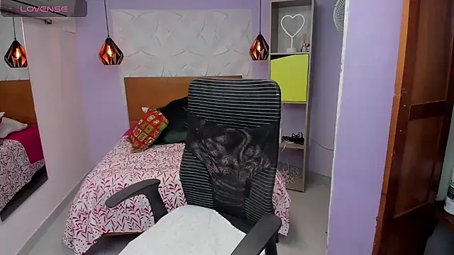 Amber Ribera online show from January 7, 12:51 pm