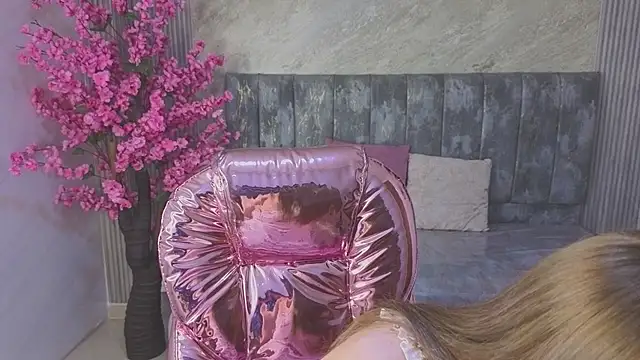 Dafne moon s online show from November 12, 4:02 am