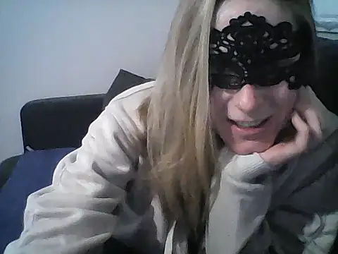 Snapshot of MelleEloa chatting on November 26, 10:11 pm MelleEloa online show from November 26, 10:11 pm