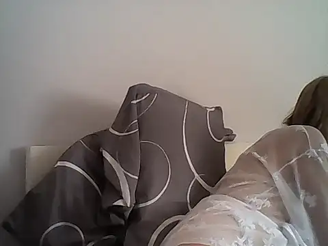 MelleEloa online show from June 8, 1:22 pm