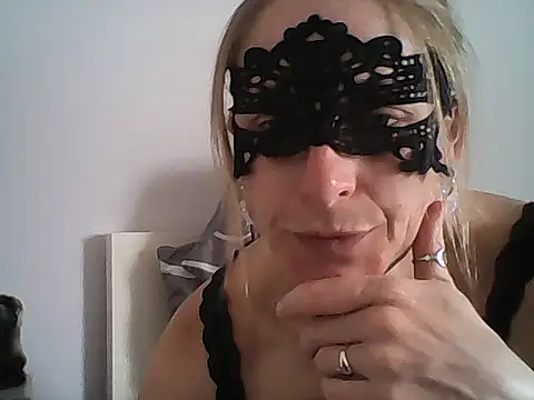 MelleEloa online show from June 11, 1:20 pm