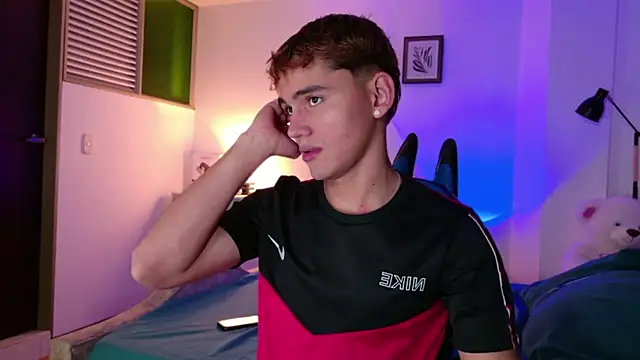 estebanperez 26 online show from March 20, 10:31 am