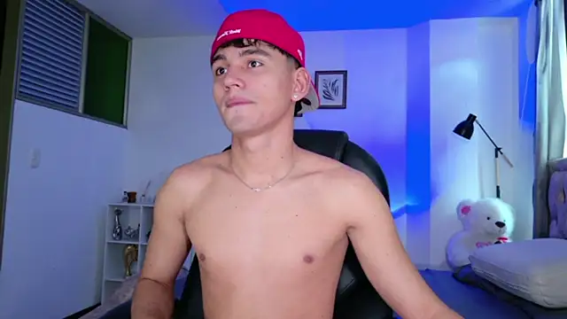 estebanperez 26 online show from April 9, 8:03 pm