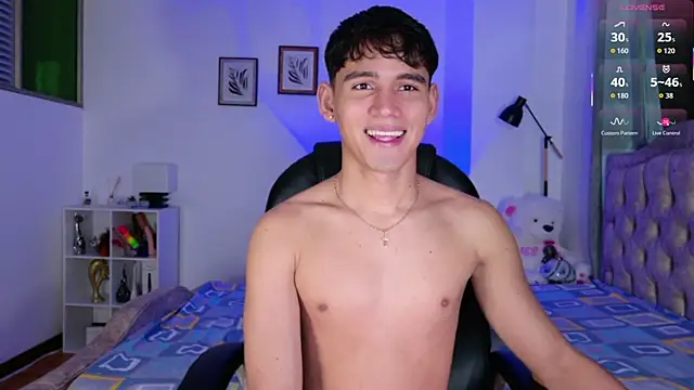 estebanperez 26 online show from April 15, 11:06 am