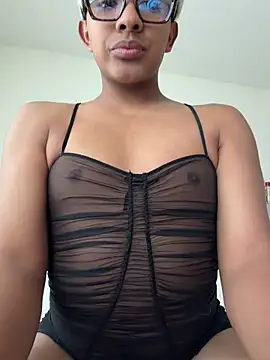 Snapshot of Ashleythelatina chatting on June 23, 2:15 pm Ashleythelatina online show from June 23, 2:15 pm