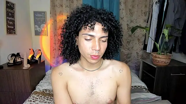 Angel White25 online show from April 6, 1:36 am