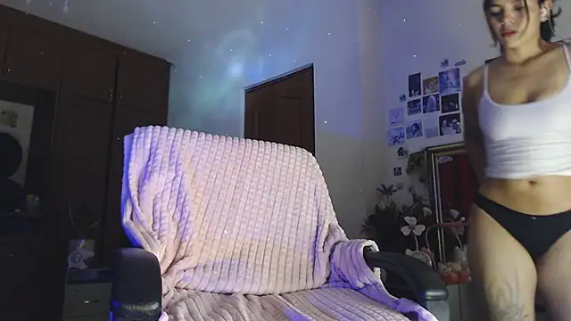 Mia Tylorr online show from November 13, 9:47 pm