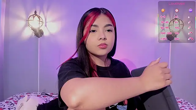 Stephany-roses- online show from March 7, 11:24 pm