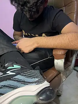 hotyyyyjonny online show from July 18, 4:33 pm