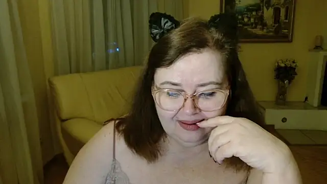 Snapshot of Natali-Gucci chatting on December 14, 7:51 pm Natali-Gucci online show from December 14, 7:51 pm