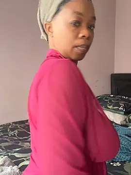 Snapshot of PeachesMichelle chatting on March 16, 11:47 am PeachesMichelle online show from March 16, 11:47 am