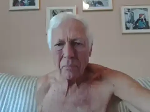 Snapshot of capttp chatting on October 2, 2:35 pm capttp online show from October 2, 2:35 pm